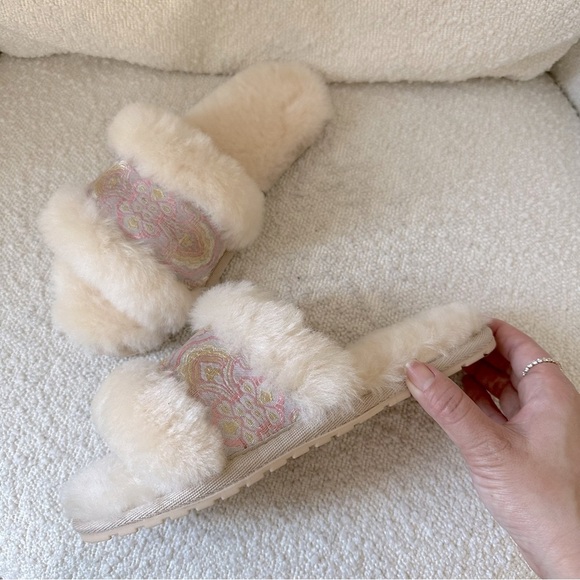 Emu Cream and Pink Women's Slippers - Picture 4 of 6